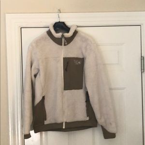 Mountain Hardware women’s sz M jacket in cream